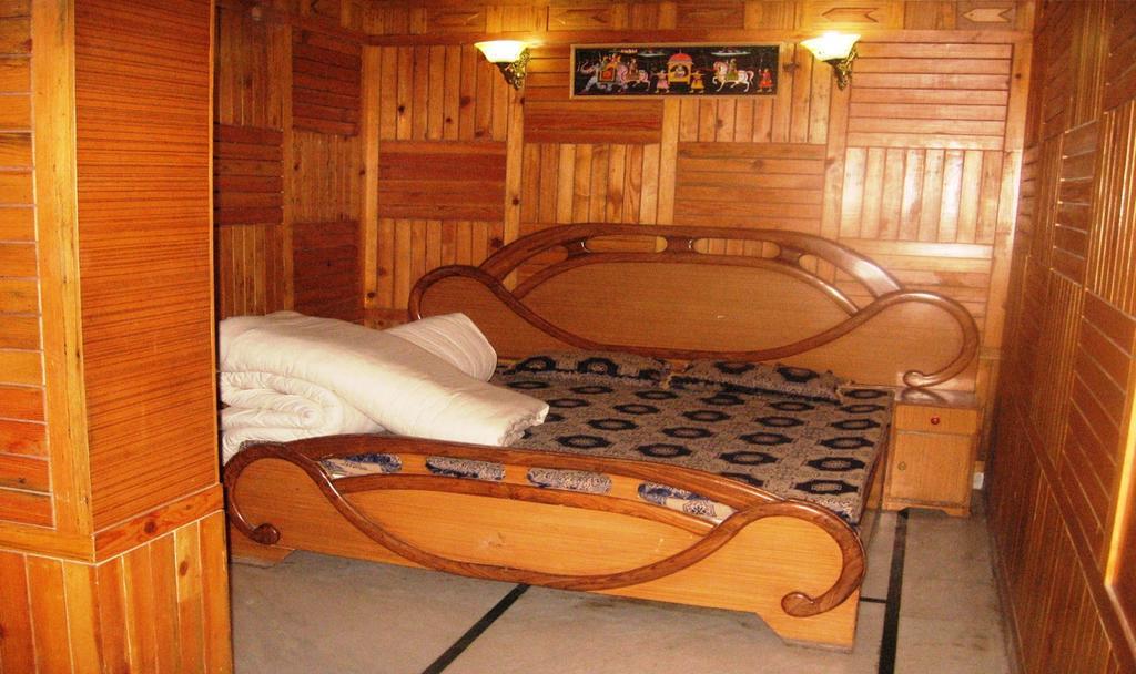 Hotel Arsh International Nainital Zimmer foto